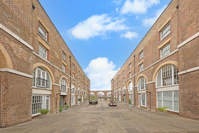 Flat to rent in The Highway, Wapping