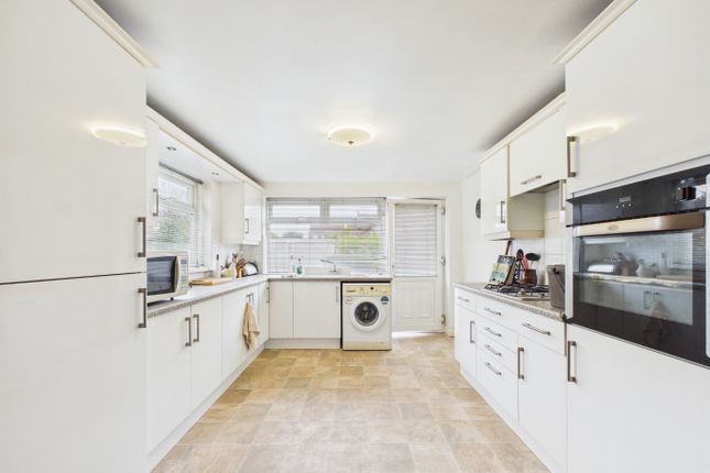 7, Broadley Avenue, Hull photo 3