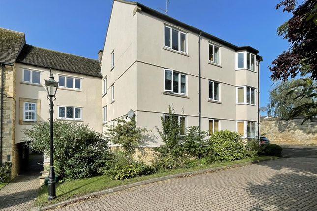 Thumbnail Flat for sale in Warrenne Keep, Stamford