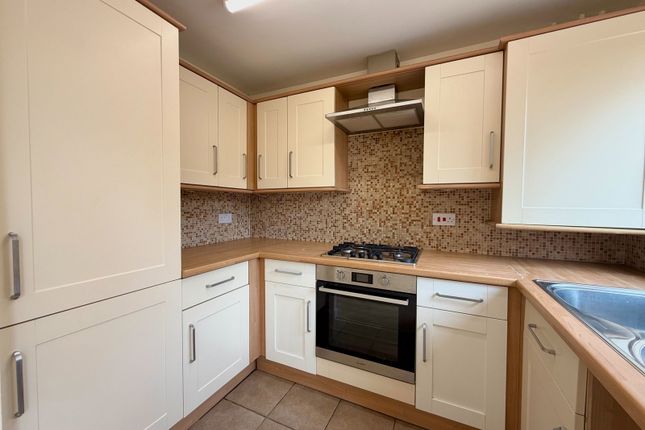 22, Goodwood Close, Burton-on-trent photo 4