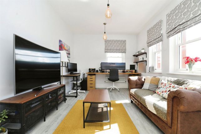 Flat for sale in Gwendolyn Drive, Coventry, West Midlands