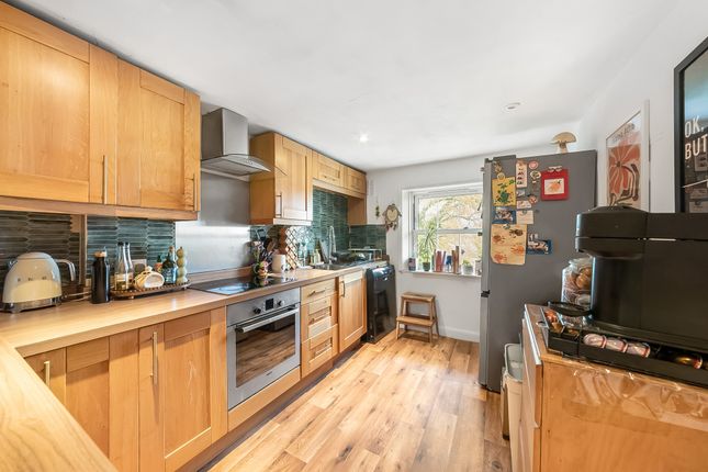149d, Victoria Way, London photo 4