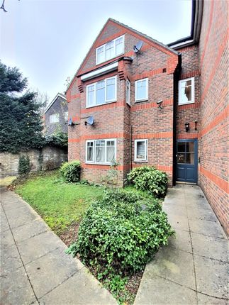 A Well Presented Two Bedroom Ground Floor Flat Available For Sale Located On Farely Hill In Luton
