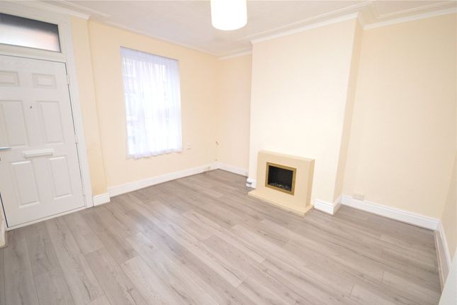 13, Recreation Crescent, West Yorkshire photo 2