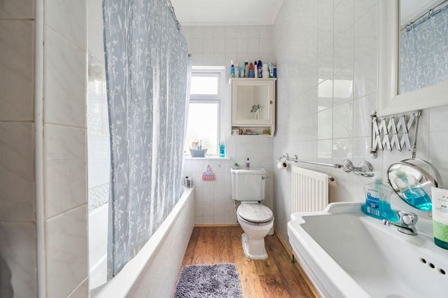 223, Westborough Road, Westcliff-on-Sea photo 3