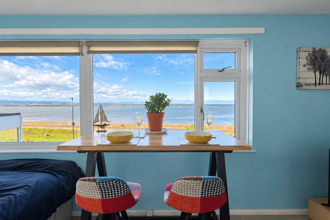 Quantock Court,Flat 26, South Esplanade, Burnham-on-sea photo 3