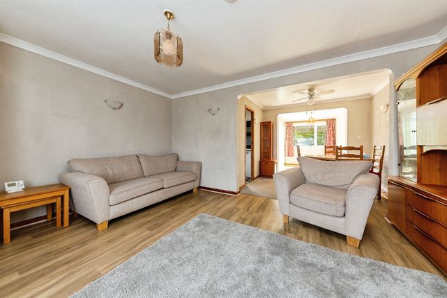 23, Hawthorn Way, Royston photo 4