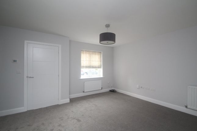 10, Oak Drive, North Yorkshire photo 2