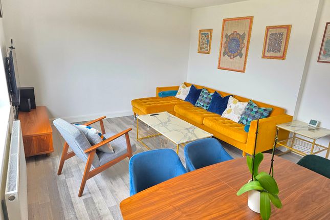 20 Coppice Path, Chigwell photo 4