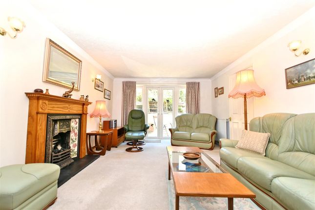 3, Geering Road, Stone Cross, Pevensey photo 2