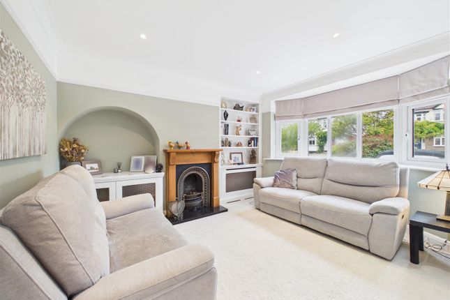 5, Windsor Avenue, West Molesey photo 2