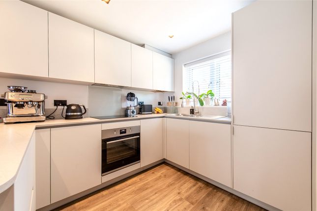 6, Pearl Close, Maidstone photo 3
