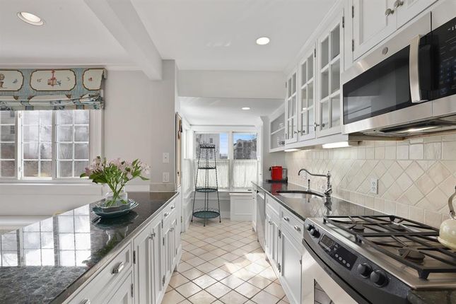 Town house for sale in 9 Kensington Terrace, Bronxville, New York, United States Of America