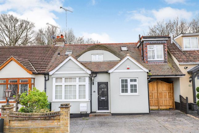 Thumbnail Semi-detached house to rent in Hillview Avenue, Hornchurch