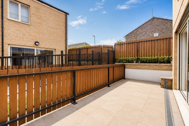 19, Gallosson Road, London photo 4