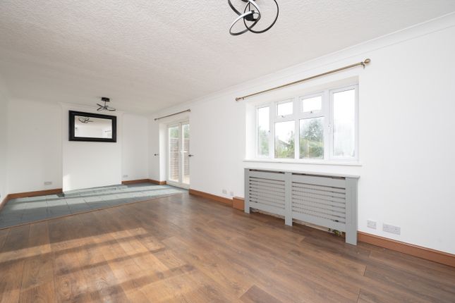 5, Wilga Road, Hertfordshire photo 2