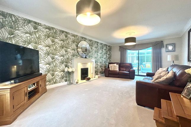 37, Horton Close, Dudley photo 3