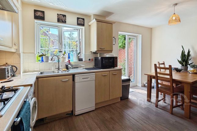 311, Woodland Walk, Hampshire photo 4