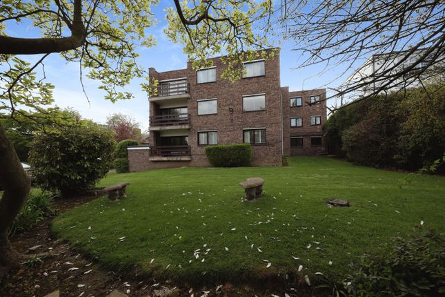 Flat for sale in 97 Hanger Lane, London