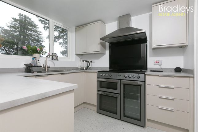 3, Pendrea Place, Penzance photo 4