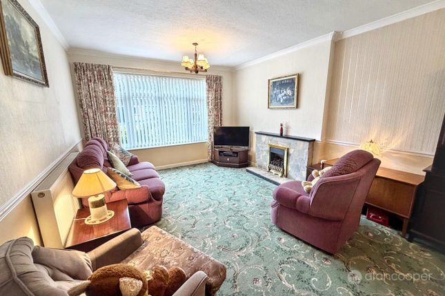20 Ambleside Way, Nuneaton, Warwickshire photo 2