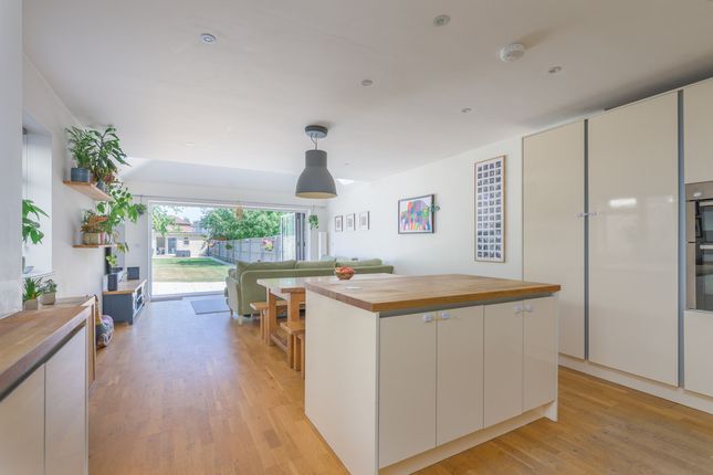 12, Oak Tree Road, Marlow photo 3