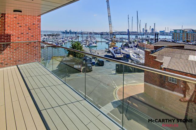 1-bed flat on 24 Viewpoint, Harbour Road, Gosport, £240,000