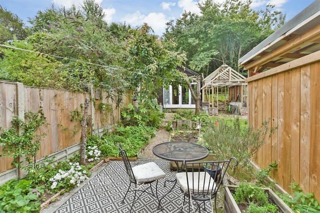 Suttons Cottages, Perry Wood, Faversham photo 2
