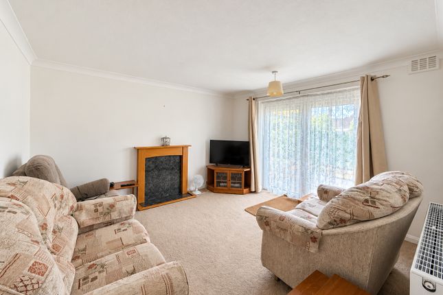 50, Hollybank Crescent, Southampton photo 3