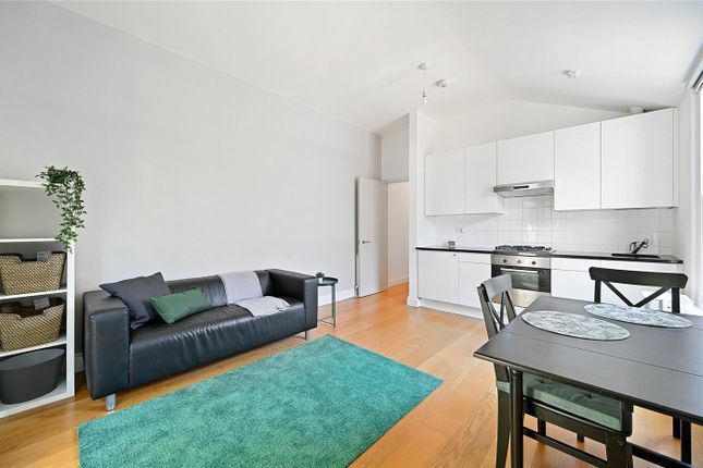 Thumbnail Flat to rent in Dunraven Road, Shepherds Bush, London