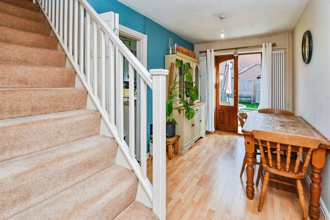 9, Wiltshire Way, Westbury photo 3
