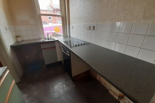 18, Barton Grove, Leeds photo 3
