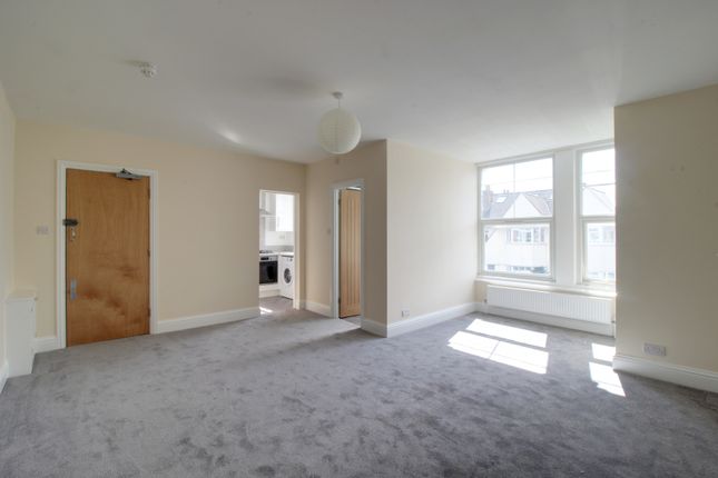Flat 4, 36, Marius Road, London photo 2