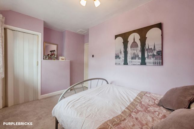 23, Byron Avenue, Southend-on-Sea photo 4