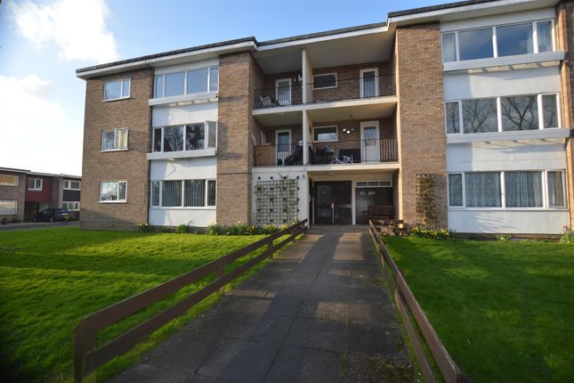 Thumbnail Flat for sale in Sycamore Road, Croxley Green, Rickmansworth