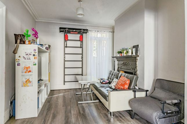 3, Lebanon Road, Croydon photo 4