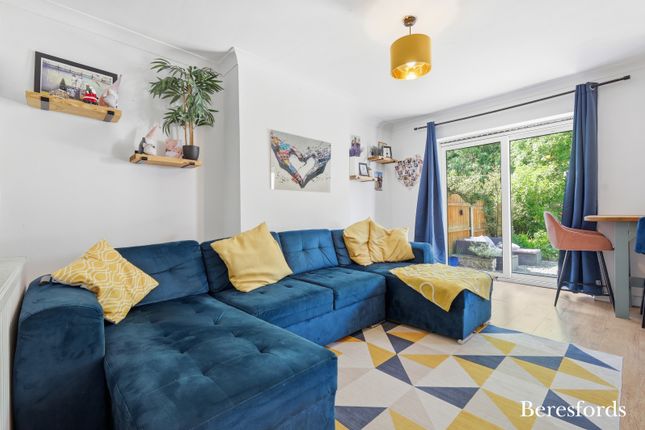 52, Walton Gardens, Brentwood photo 4