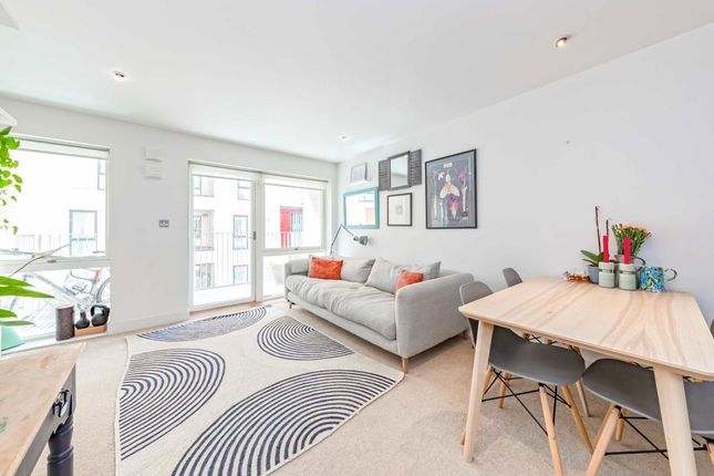 Flat 56, Parker Building, Freda Street, London photo 2