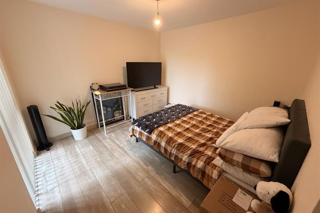 Flat 1, Lousada Lodge, Avenue Road, London photo 4