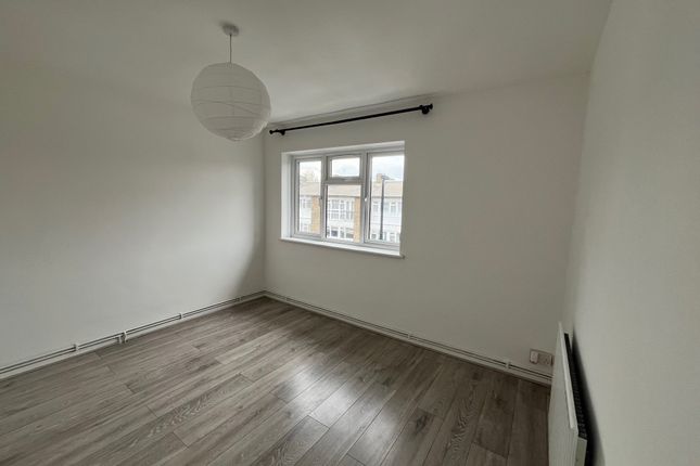 Thumbnail Duplex to rent in Salmon Lane, Limehouse, London