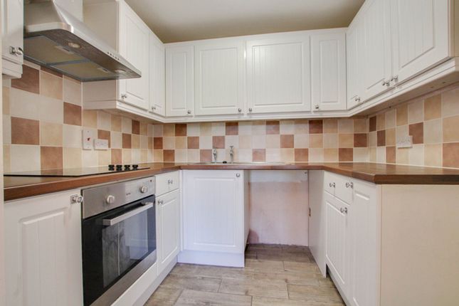 28 Primrose Court Kings Road, Brentwood photo 3