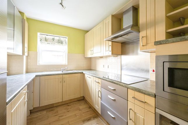 2, Fewston Way, Doncaster photo 3