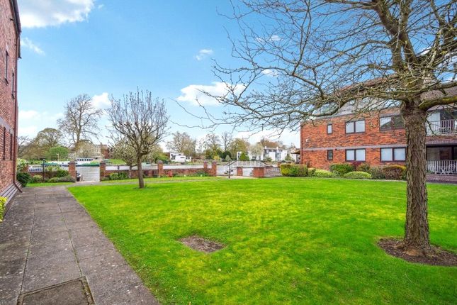4,, Rivermead Court, Marlow photo 2