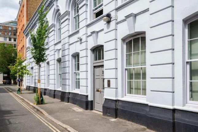 Flat to rent in 21 Barter Street, London