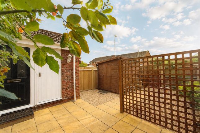 20, Larkspur Close, Weymouth photo 3