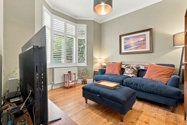 115 Downsell Road, London photo 2