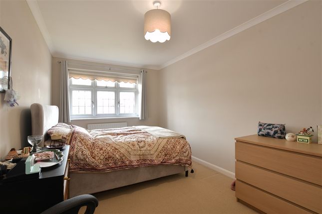 Oreston Road, Rainham photo 5