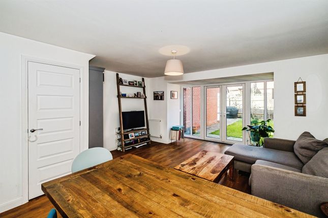 28, Brougham Grove, Littlehampton photo 3