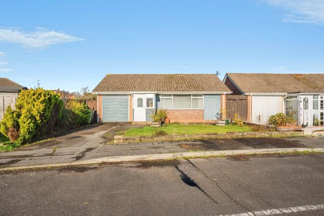 3-bed bungalow on 14, Laurel Road, Waterlooville, £350,000