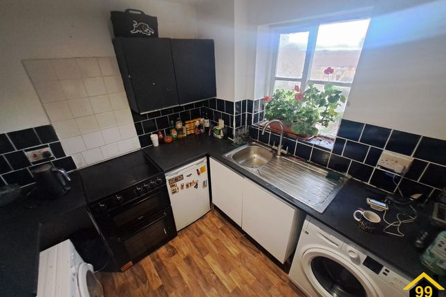 Studio for sale in Conway Gardens, Grays